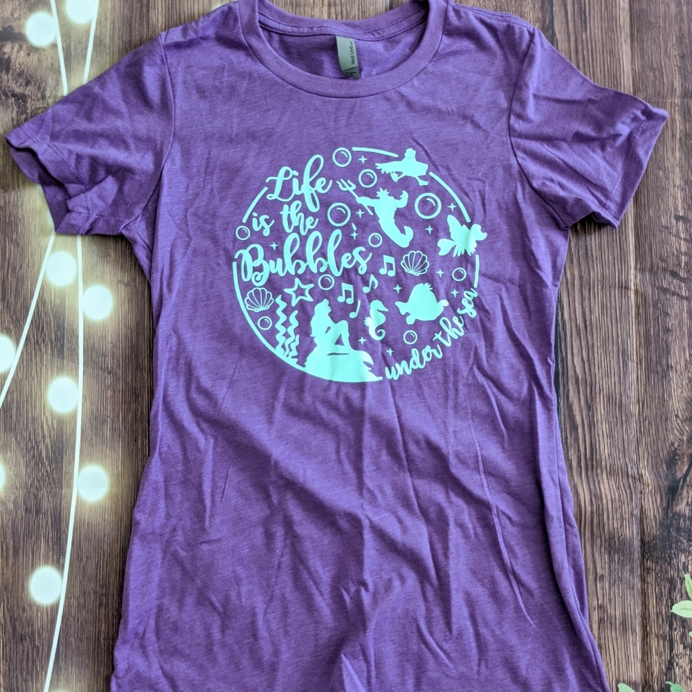 Disney Ariel Little Mermaid purple shirt Size M